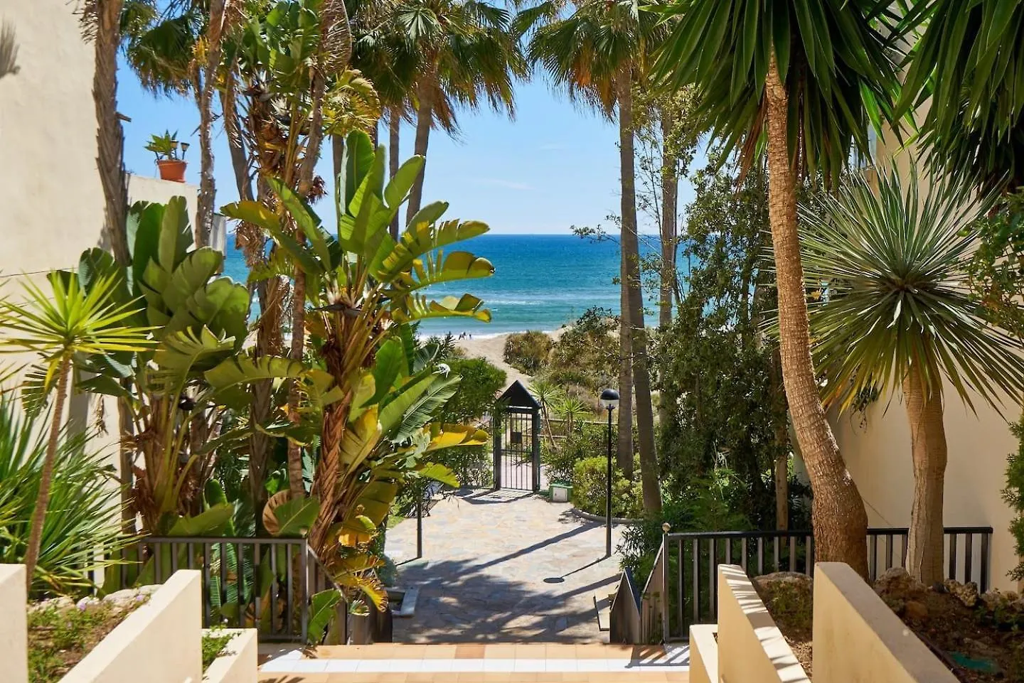 Oleholidays 201 Romana Playa Junto Al Mar Marbella Apartment