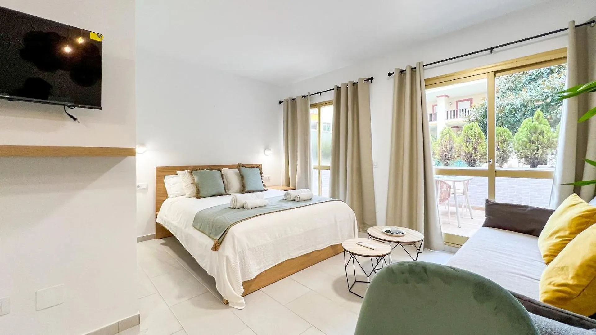 Oleholidays 201 Romana Playa Junto Al Mar Marbella 0*,  Spain