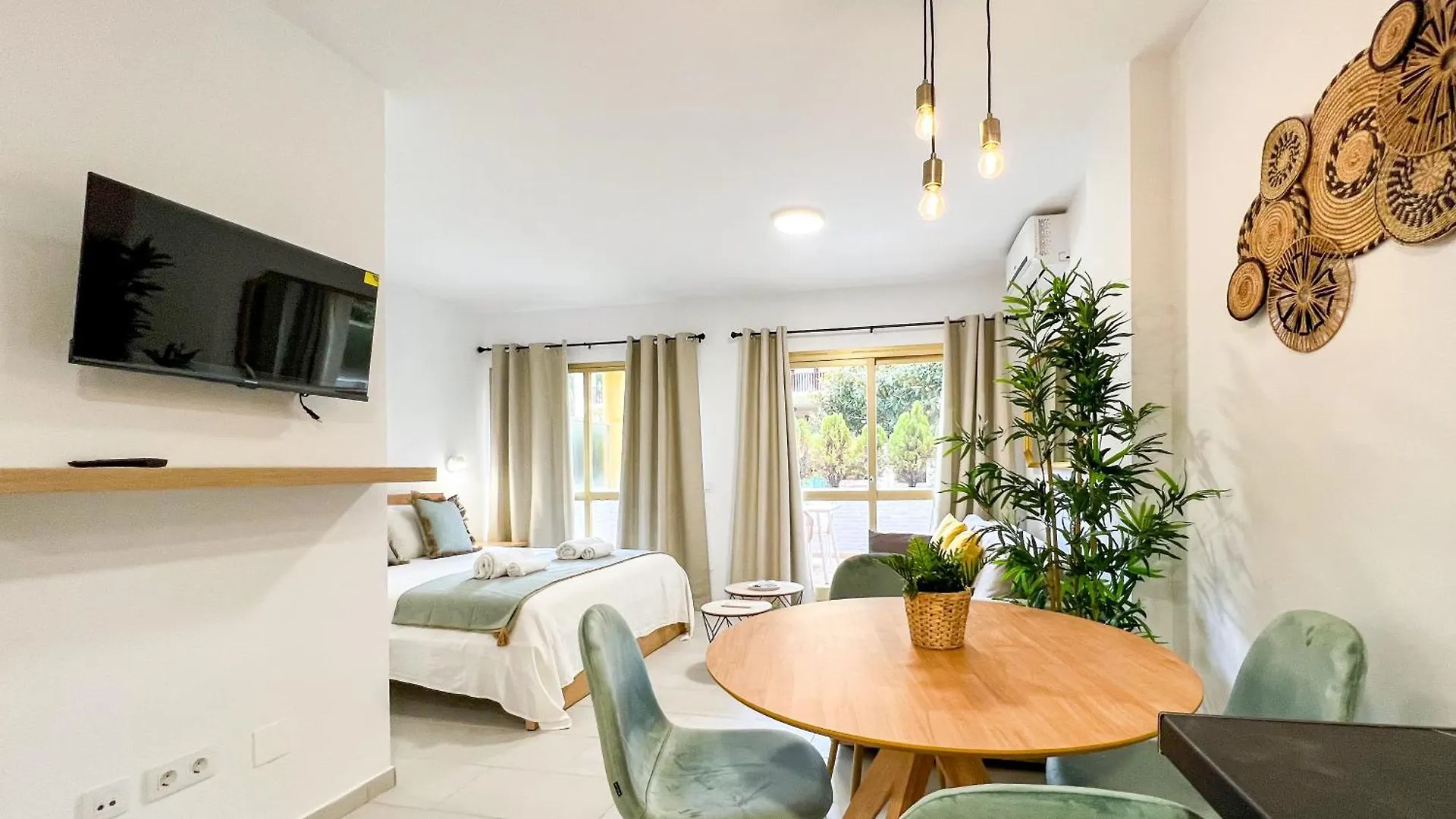 Oleholidays 201 Romana Playa Junto Al Mar Marbella Apartment