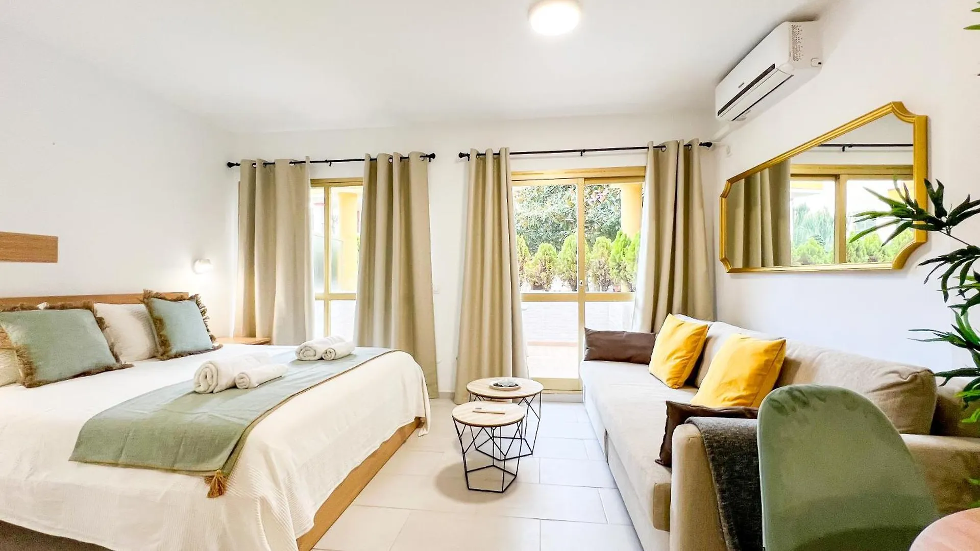 Apartment Oleholidays 201 Romana Playa Junto Al Mar Marbella Spain