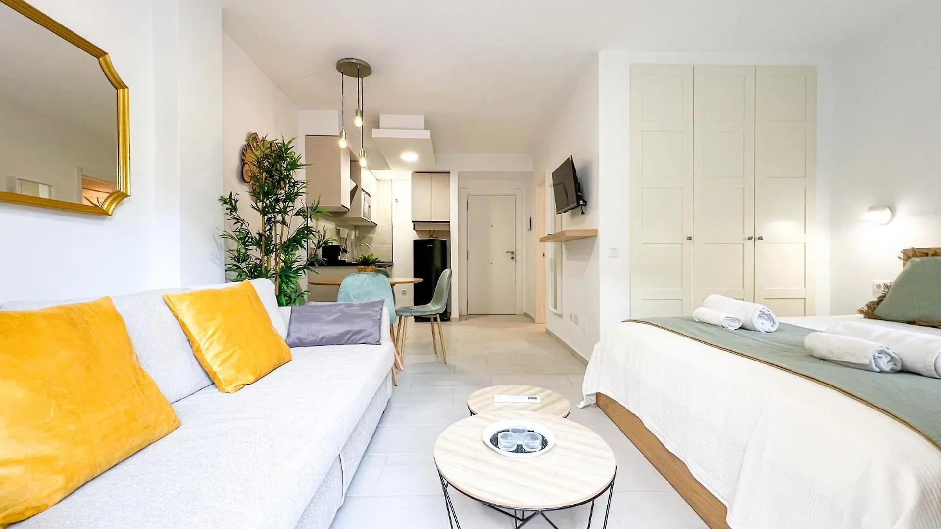 Oleholidays 201 Romana Playa Junto Al Mar Marbella Spain